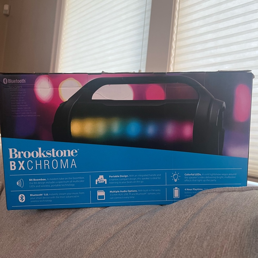 Brookstone Bxchroma Wireless LED Boombox $120 NEW BOX Bluetooth Portable Speaker